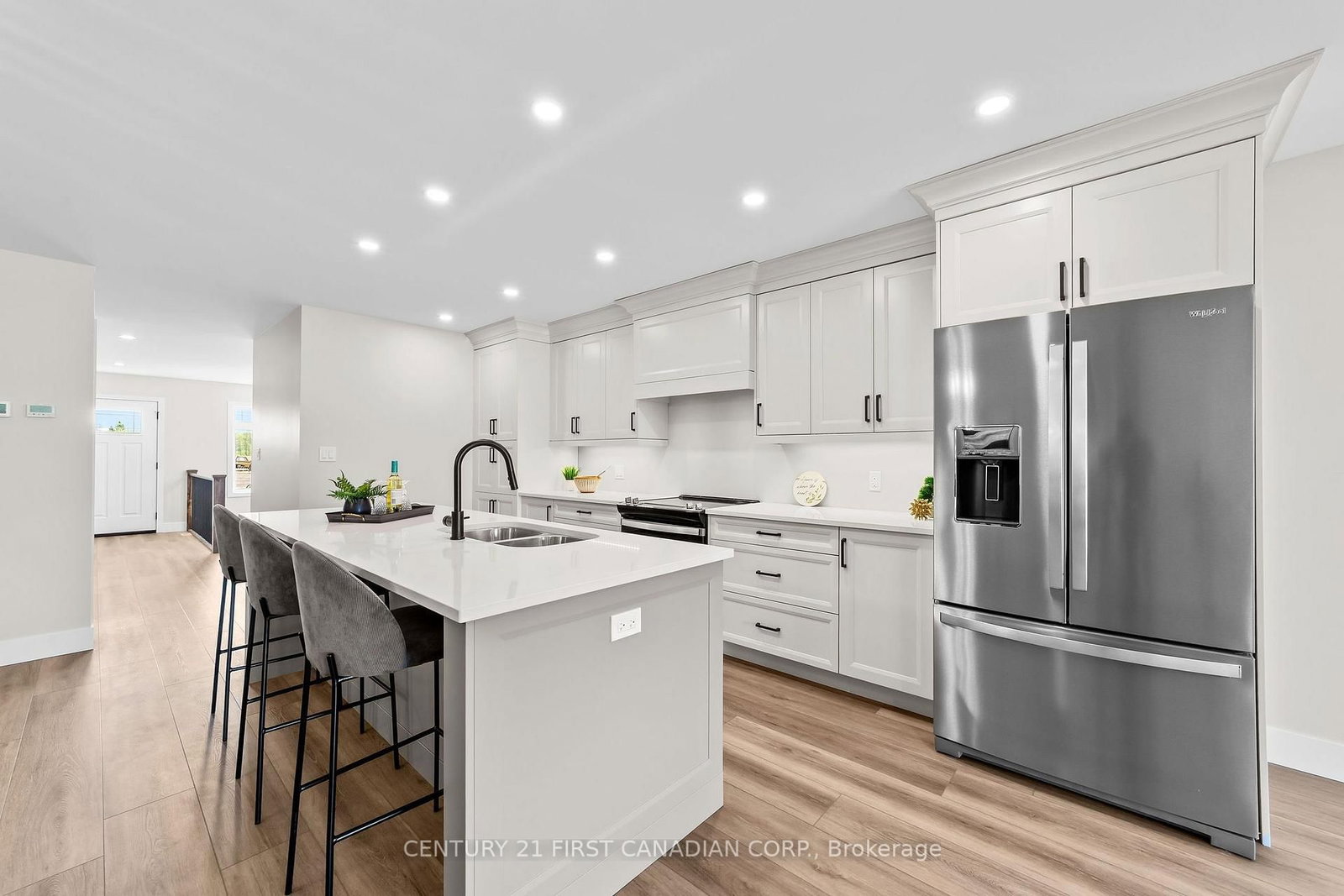 107 Victoria Avenue E • South Huron, ON photo 10