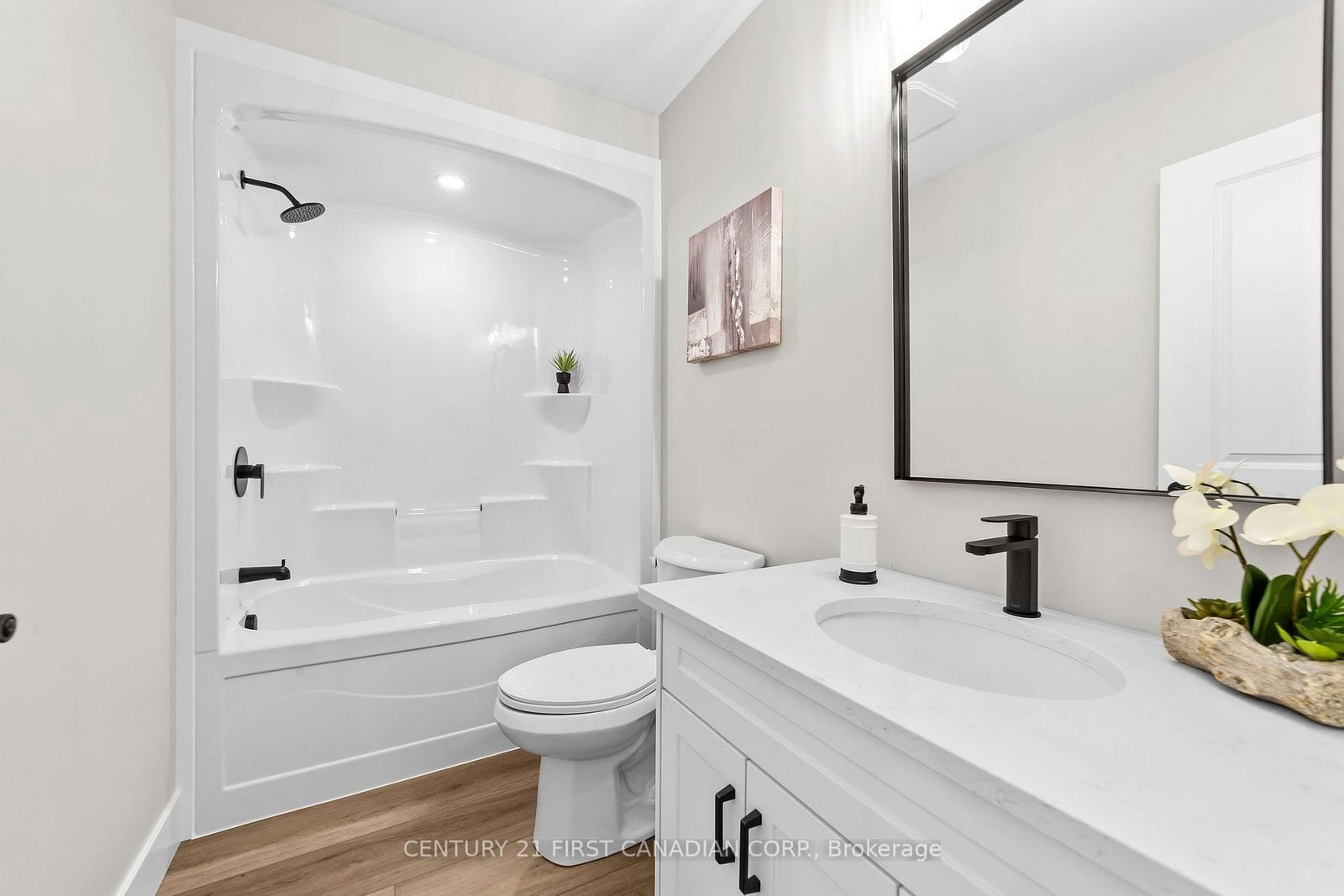 107 Victoria Avenue E • South Huron, ON photo 7