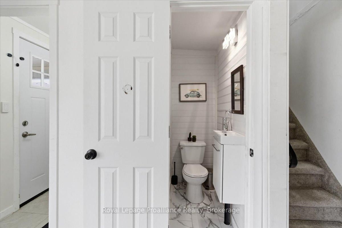 19 Boswell Street • Belleville, ON photo 11