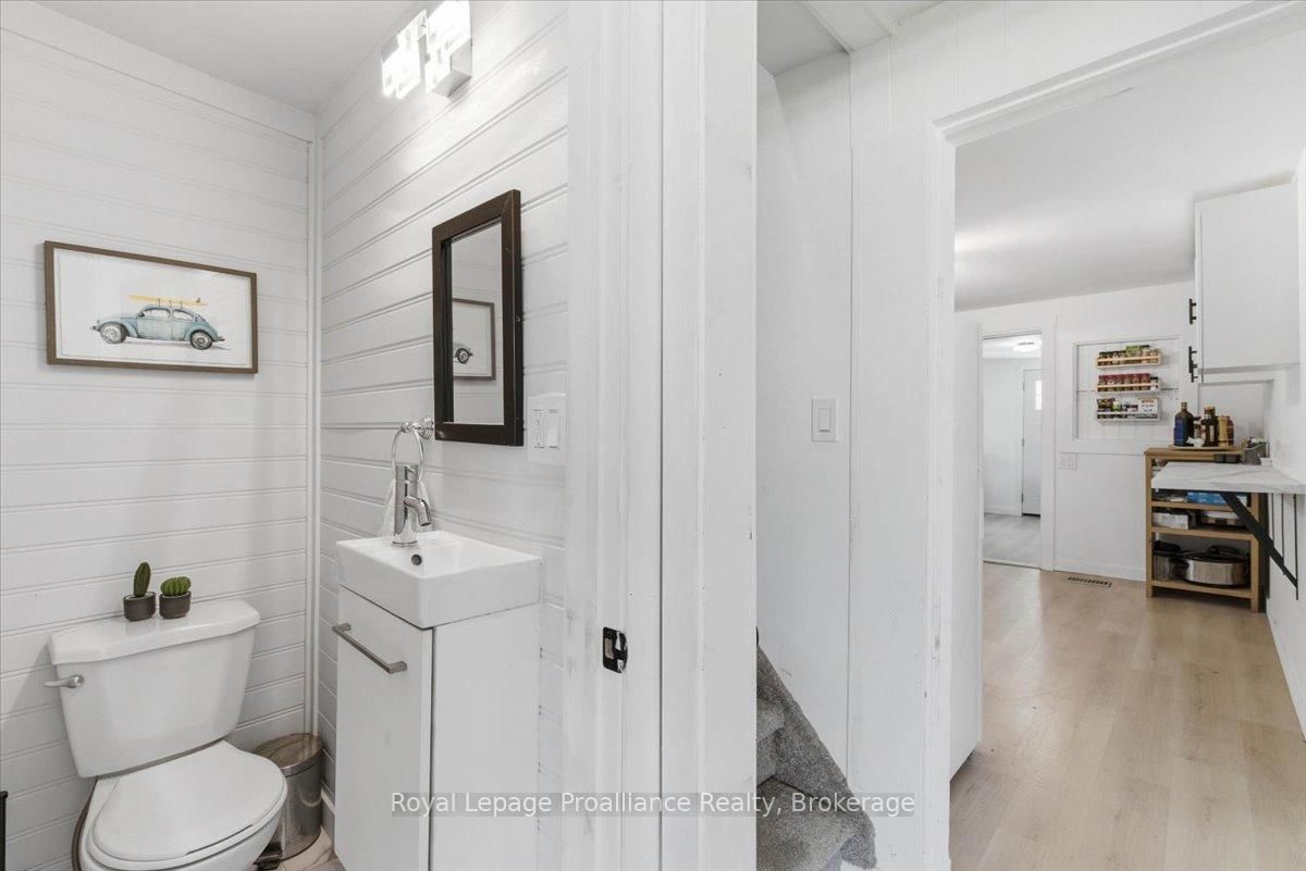 19 Boswell Street • Belleville, ON photo 12