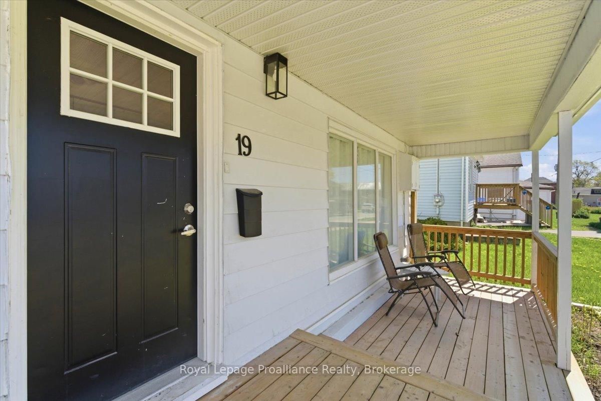 19 Boswell Street • Belleville, ON photo 4