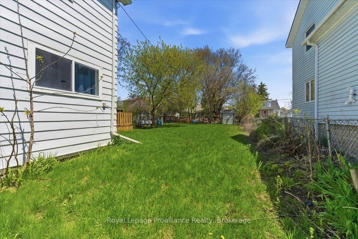 19 Boswell Street • Belleville, ON photo 41