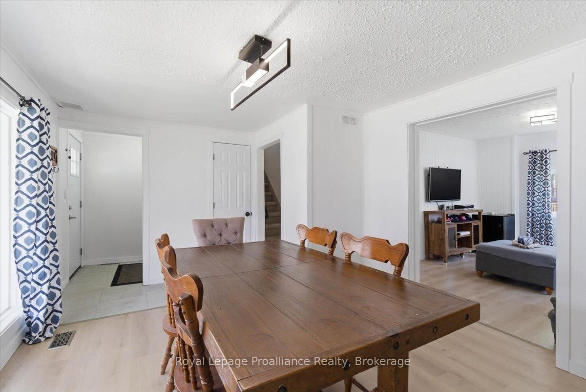 19 Boswell Street • Belleville, ON photo 8