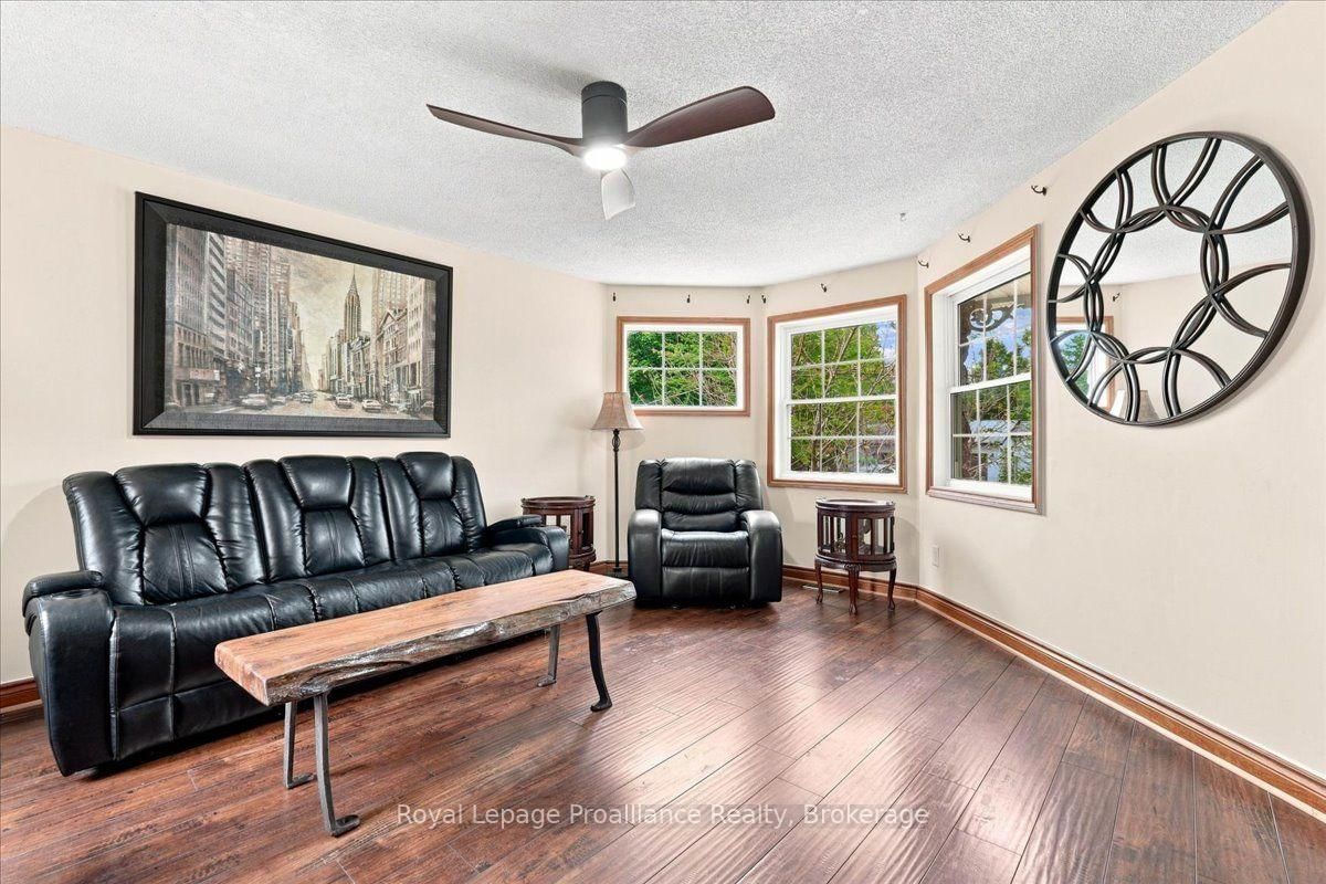 189 Church Street • Stirling, ON photo 18