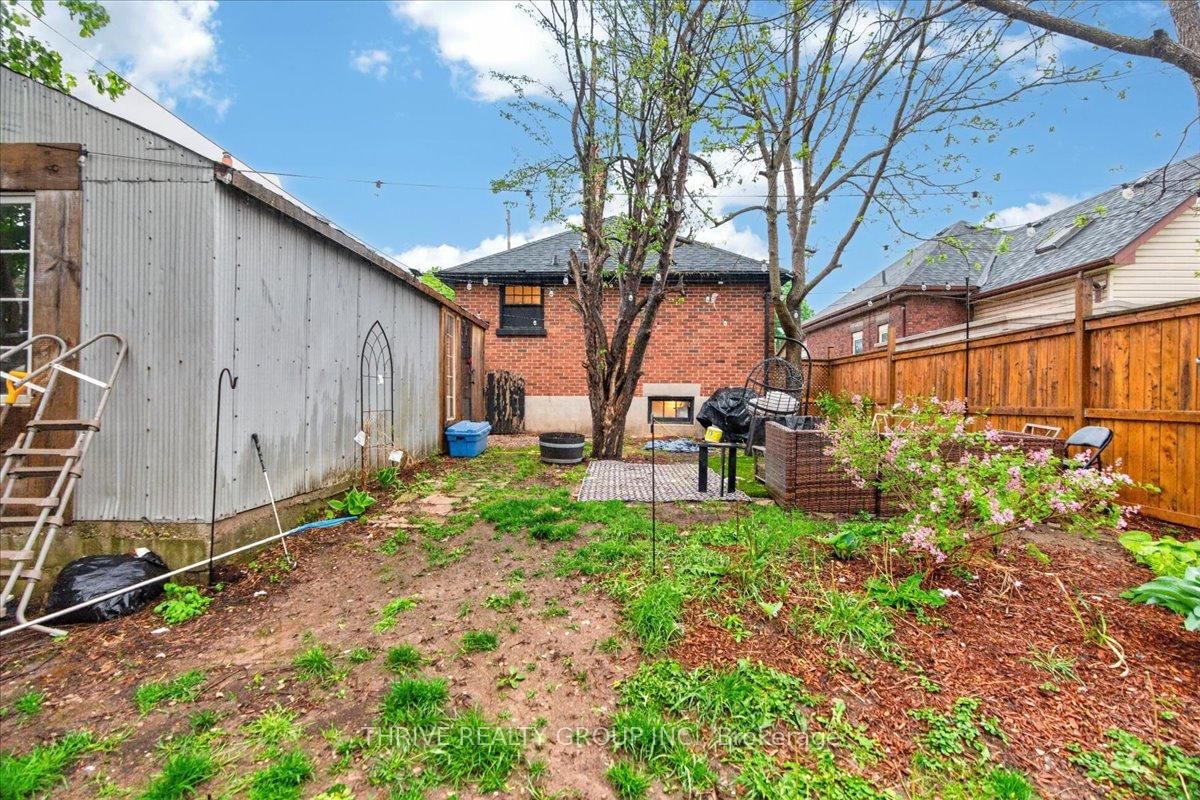 494 Highbury Avenue N • London East, ON photo 18