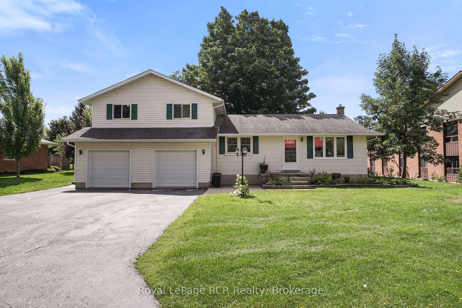 1060 Church Street • Waterloo, ON photo 1
