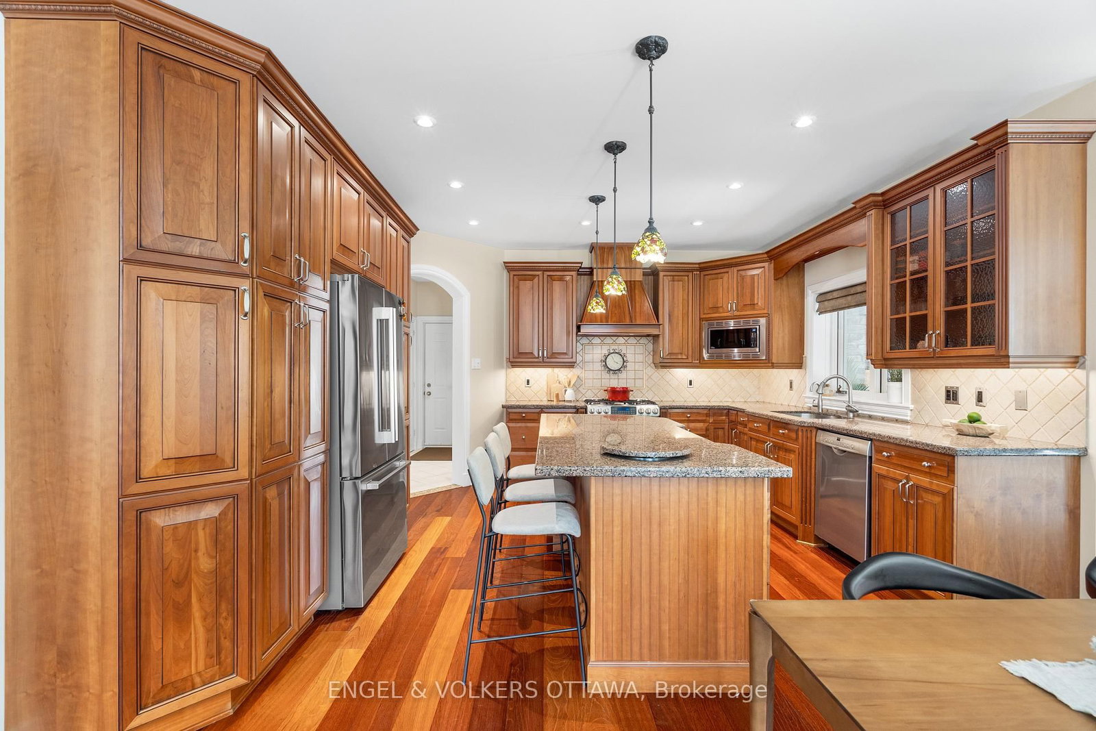 6 Marchvale Drive • Ottawa, ON photo 13