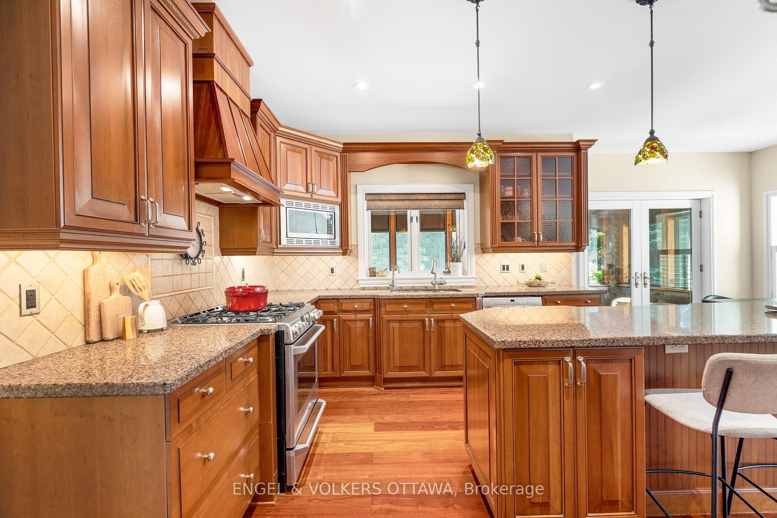 6 Marchvale Drive • Ottawa, ON photo 14