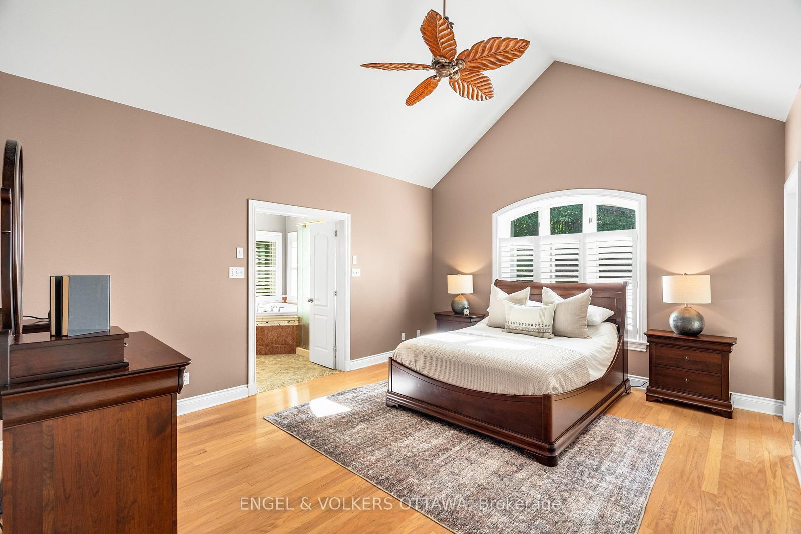 6 Marchvale Drive • Ottawa, ON photo 16