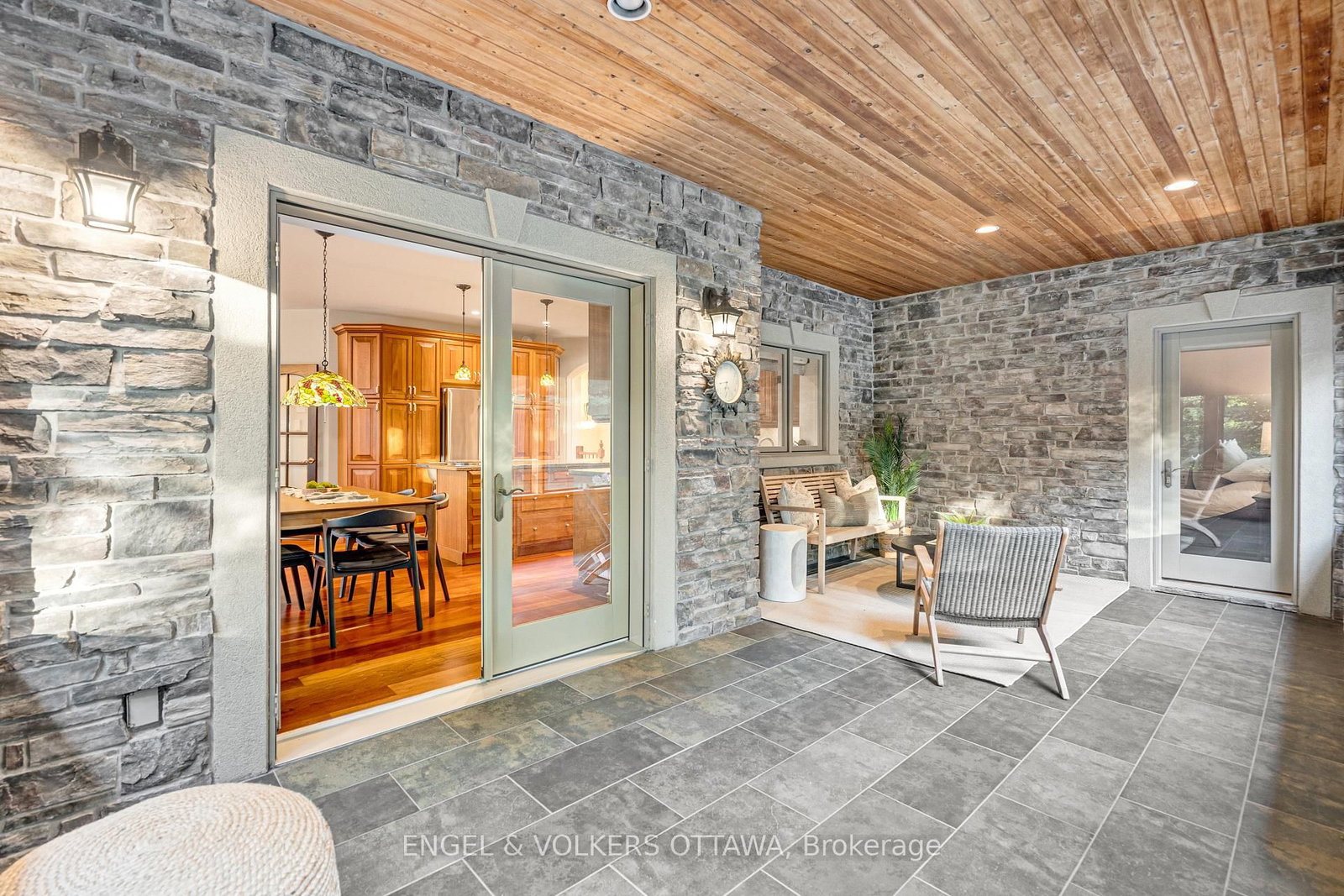 6 Marchvale Drive • Ottawa, ON photo 30