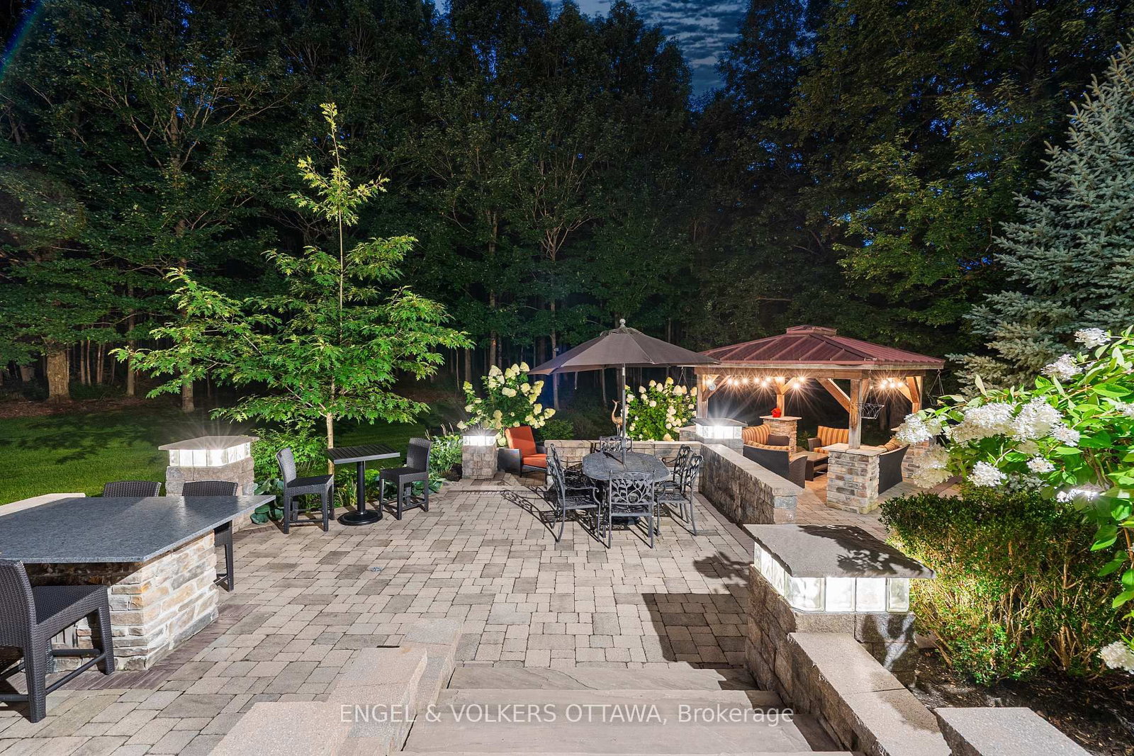 6 Marchvale Drive • Ottawa, ON photo 39