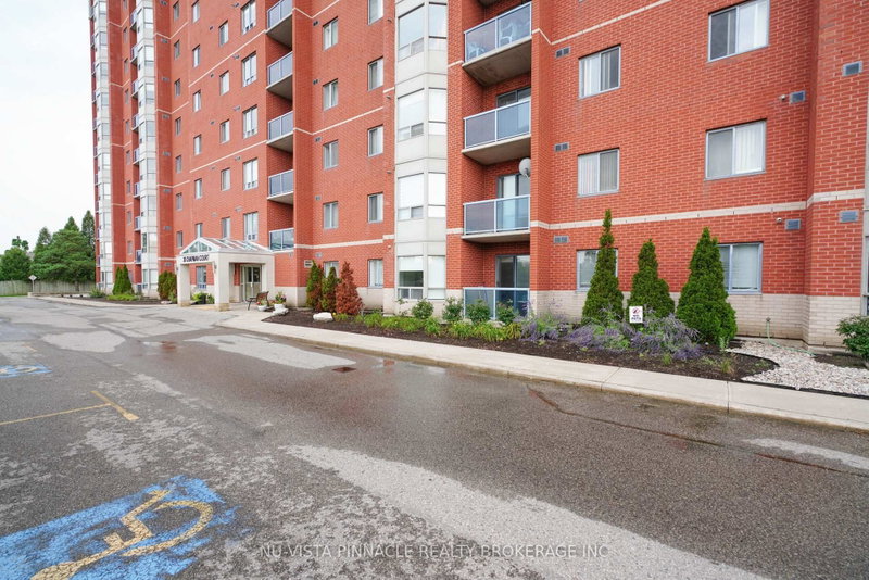 406 - 30 Chapman Court