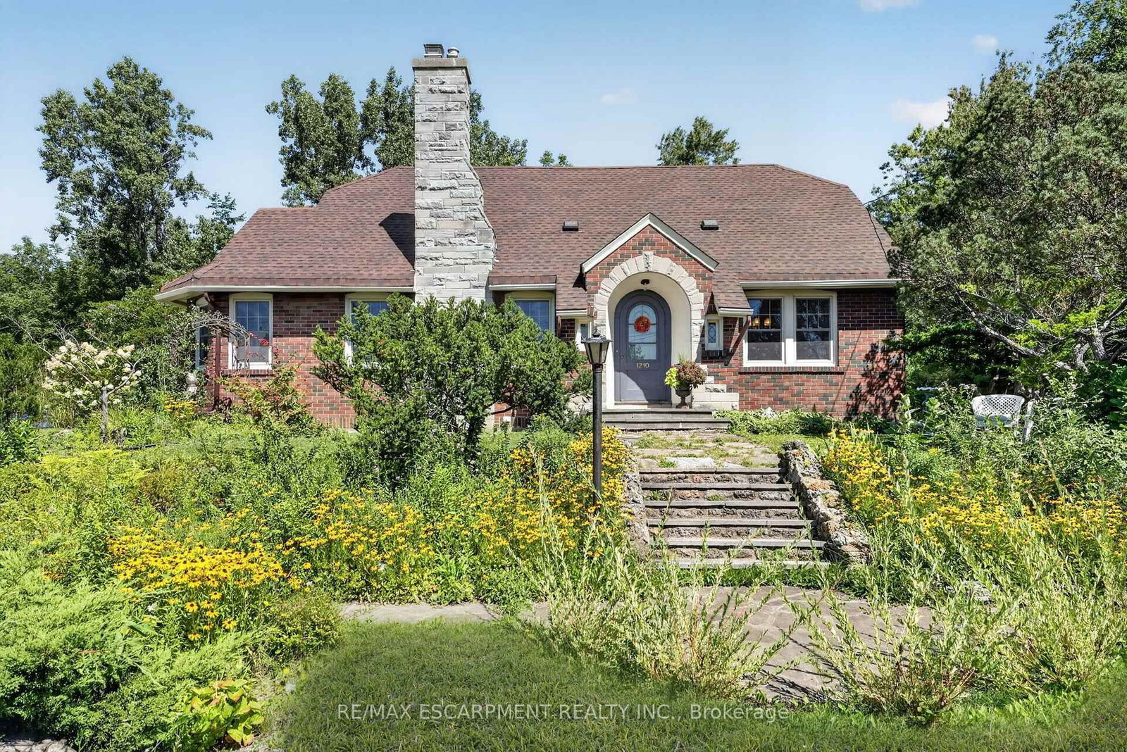 1210 Garrison Road • Fort Erie, ON photo 1