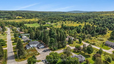25 John Street • Burk's Falls, ON photo 9
