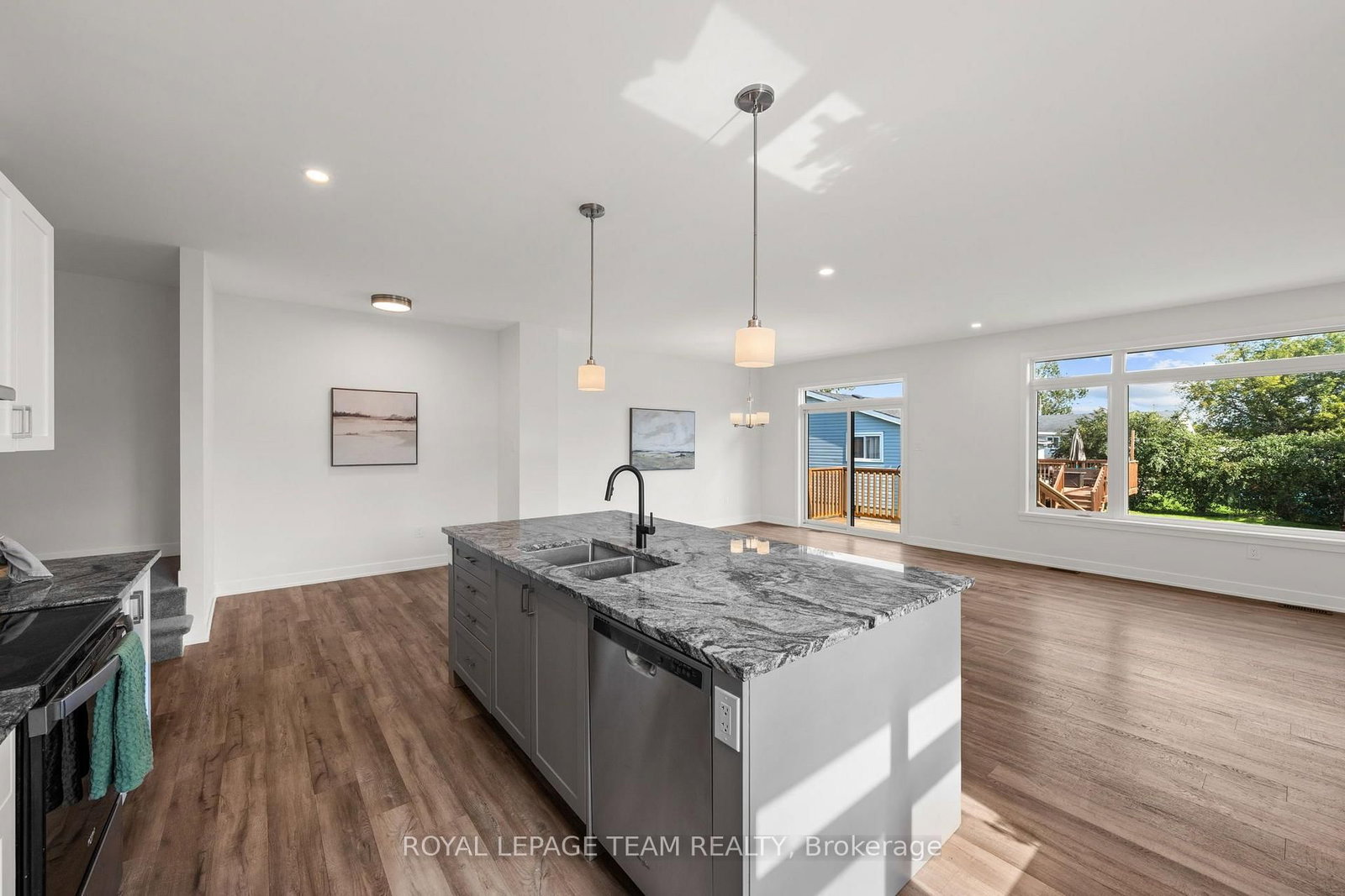 188 ADELAIDE Street • Almonte, ON photo 12