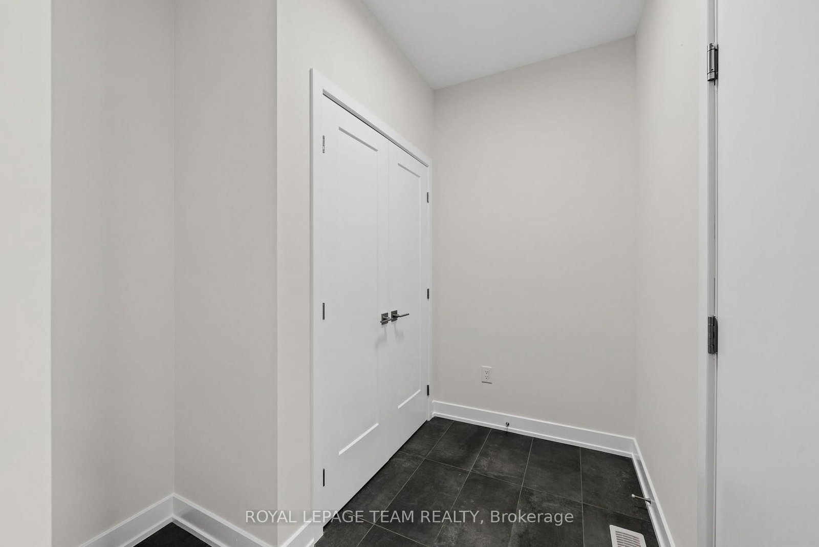 188 ADELAIDE Street • Almonte, ON photo 26