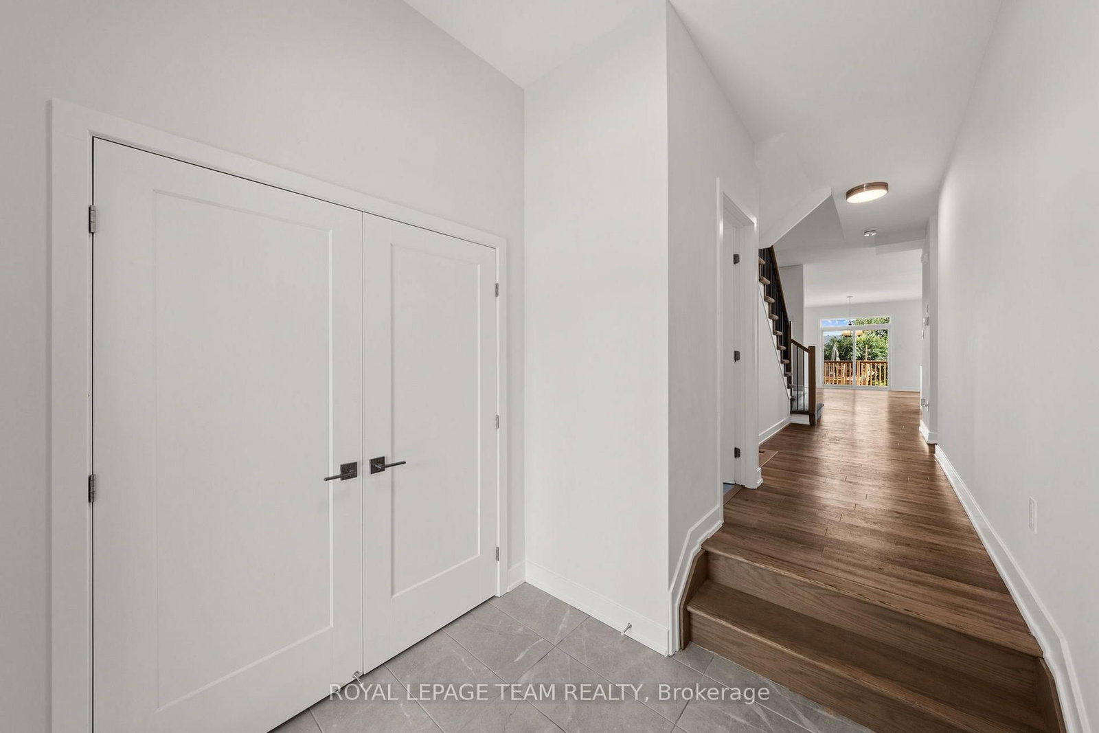 188 ADELAIDE Street • Almonte, ON photo 5