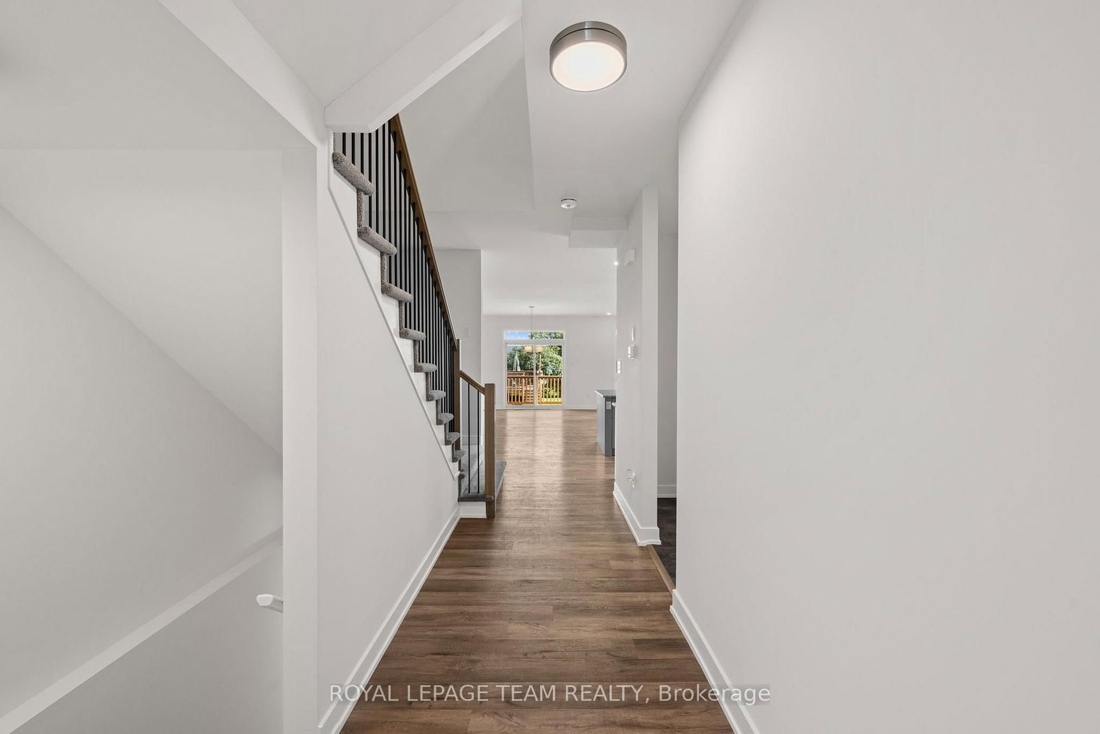 188 ADELAIDE Street • Almonte, ON photo 6