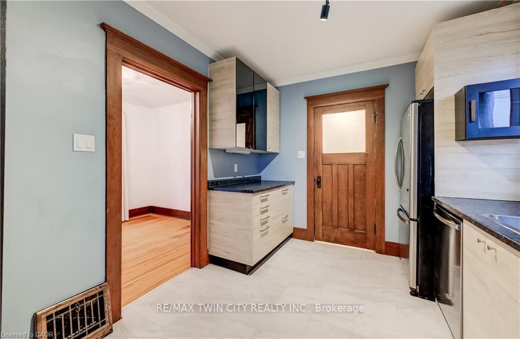 156 GLASGOW Street • Kitchener, ON photo 12