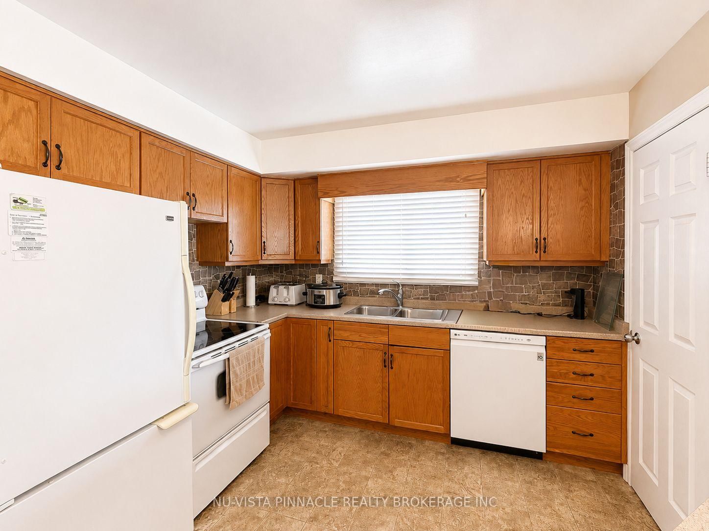 15 Gregory Place • St. Thomas, ON photo 8