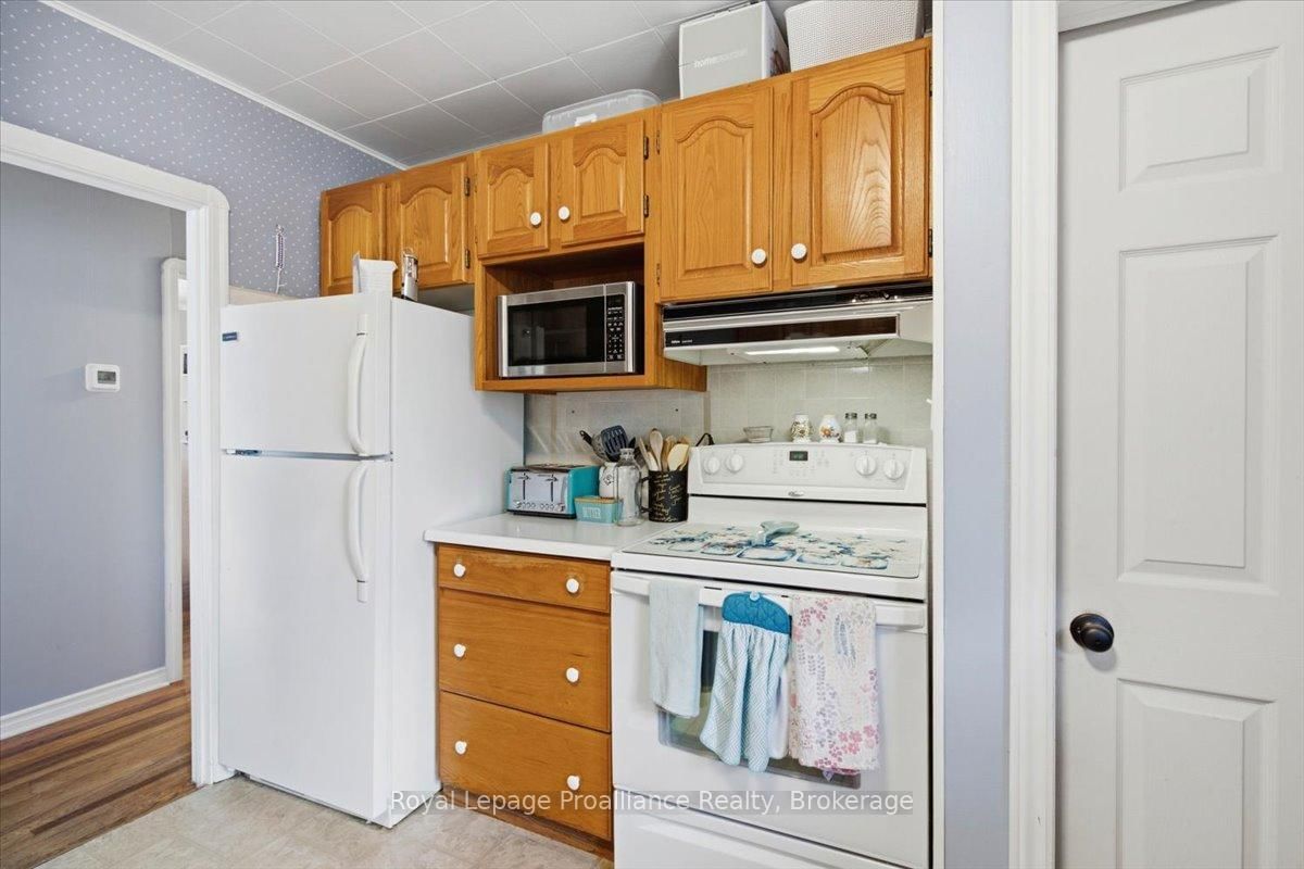 337 Bridge Street E • Belleville, ON photo 13