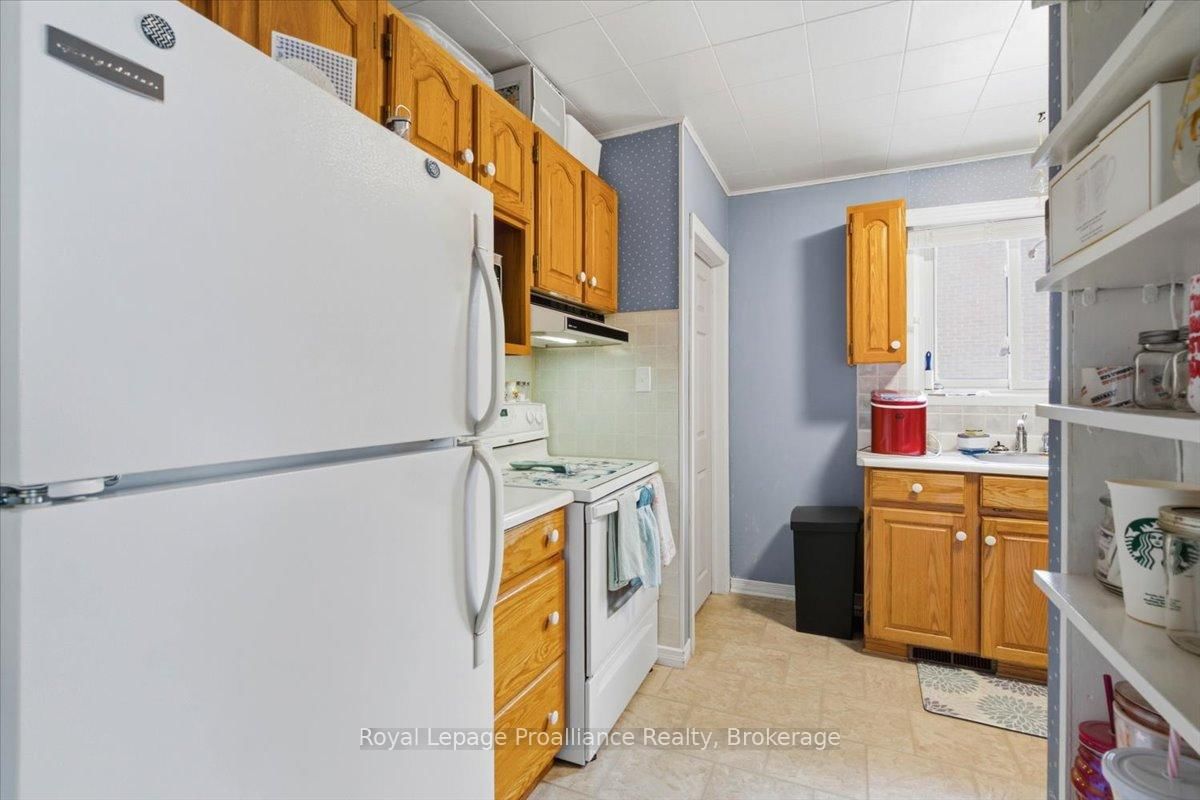 337 Bridge Street E • Belleville, ON photo 14