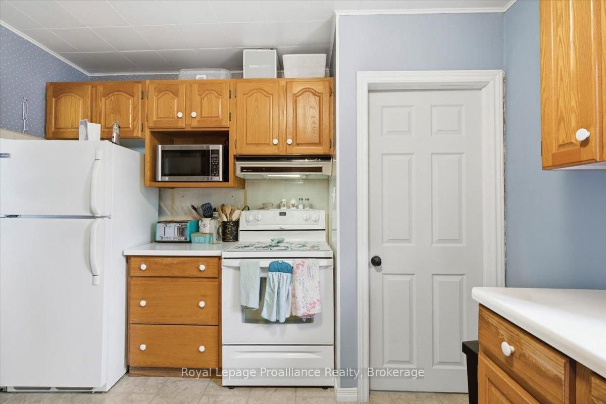 337 Bridge Street E • Belleville, ON photo 15