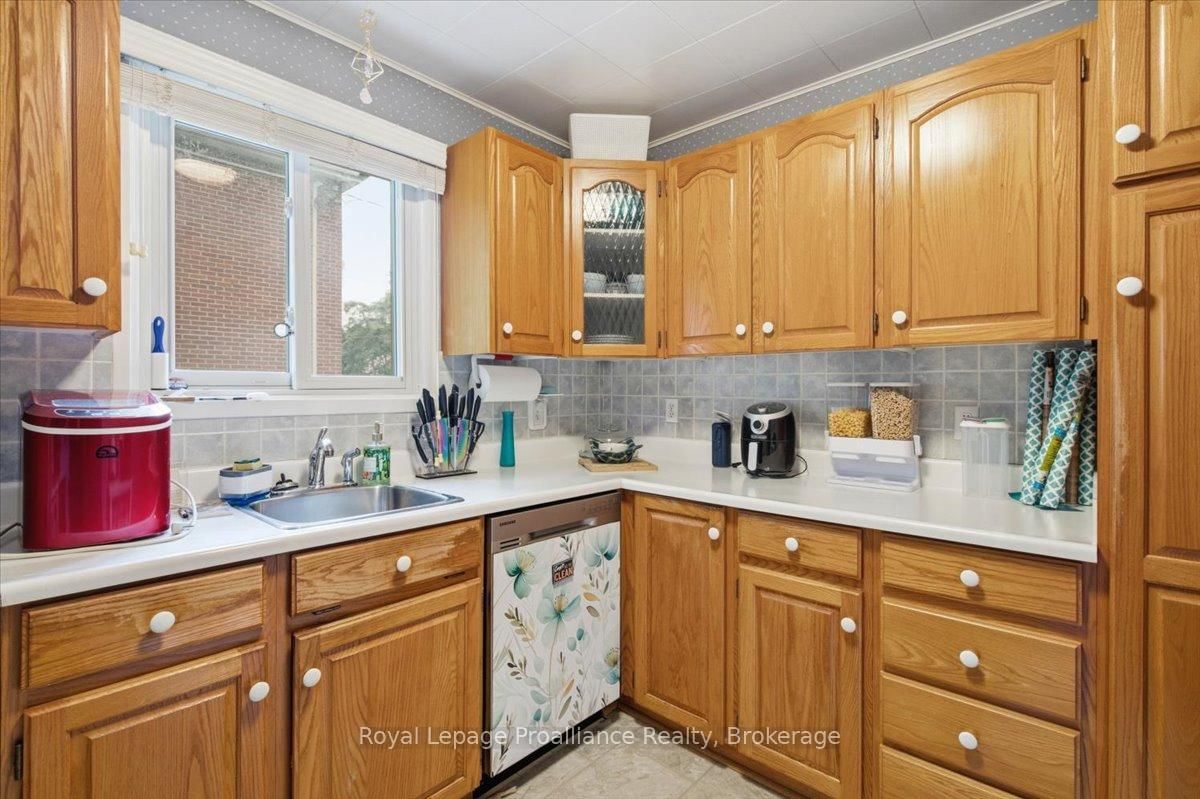 337 Bridge Street E • Belleville, ON photo 16