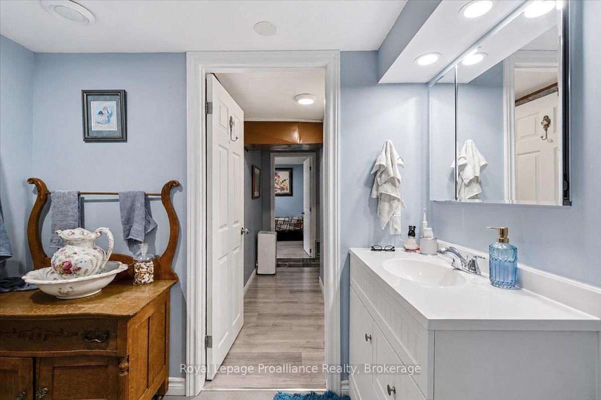 337 Bridge Street E • Belleville, ON photo 37