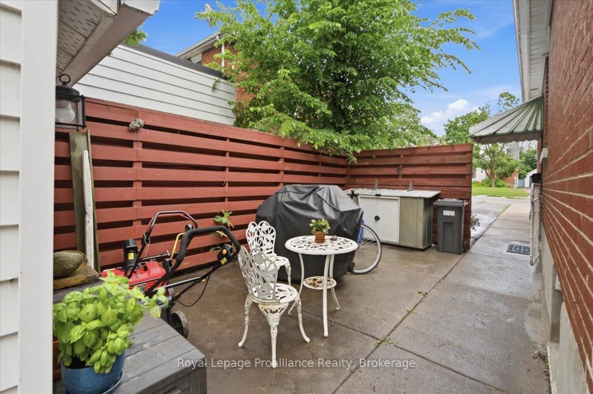 337 Bridge Street E • Belleville, ON photo 39