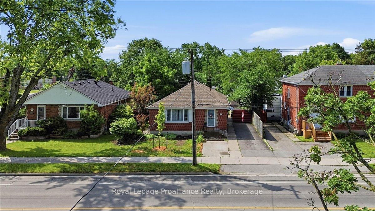 337 Bridge Street E • Belleville, ON photo 43