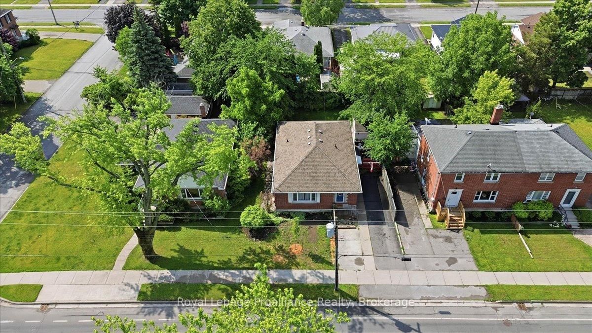 337 Bridge Street E • Belleville, ON photo 44