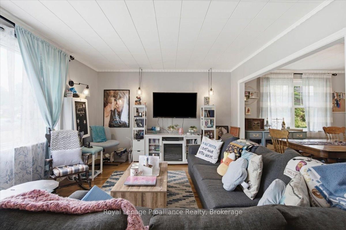 337 Bridge Street E • Belleville, ON photo 6