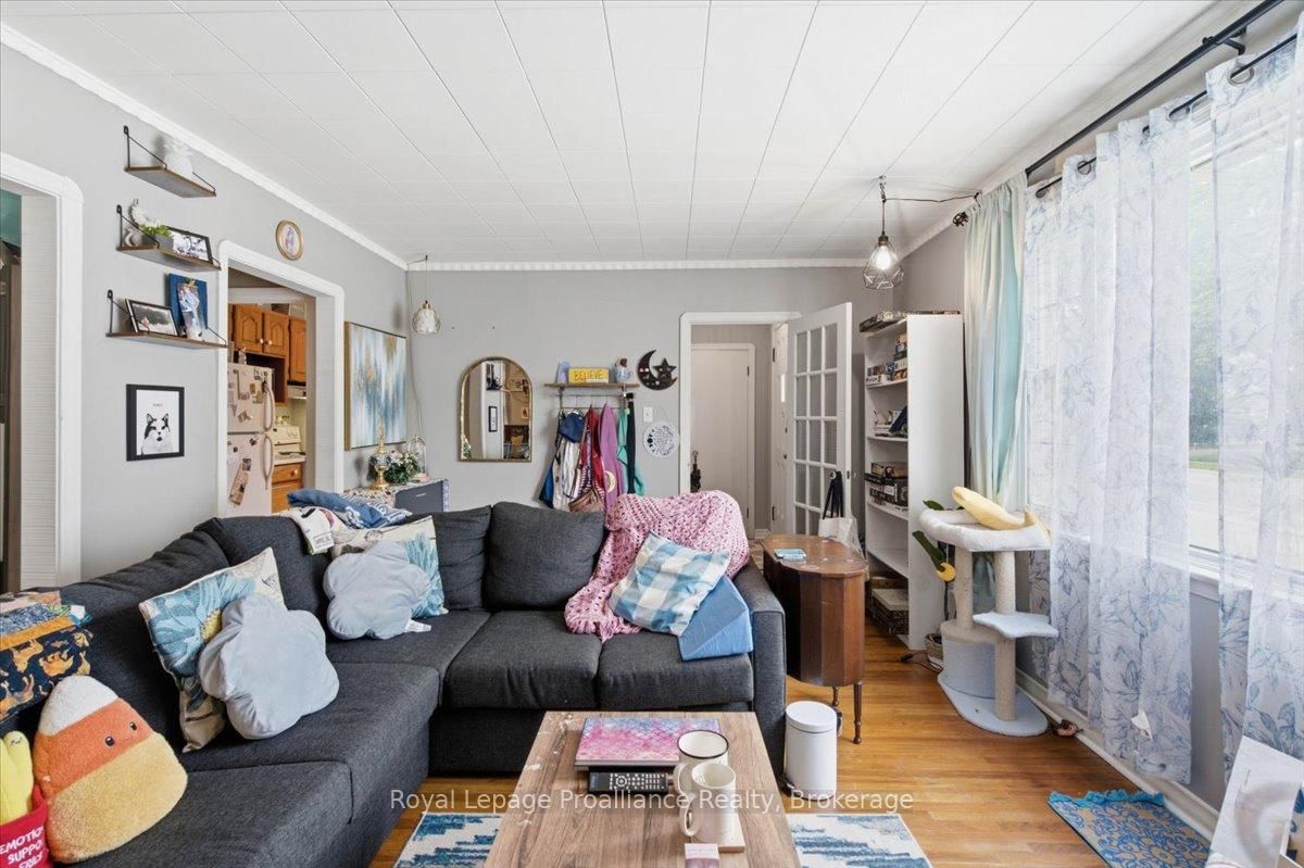 337 Bridge Street E • Belleville, ON photo 8