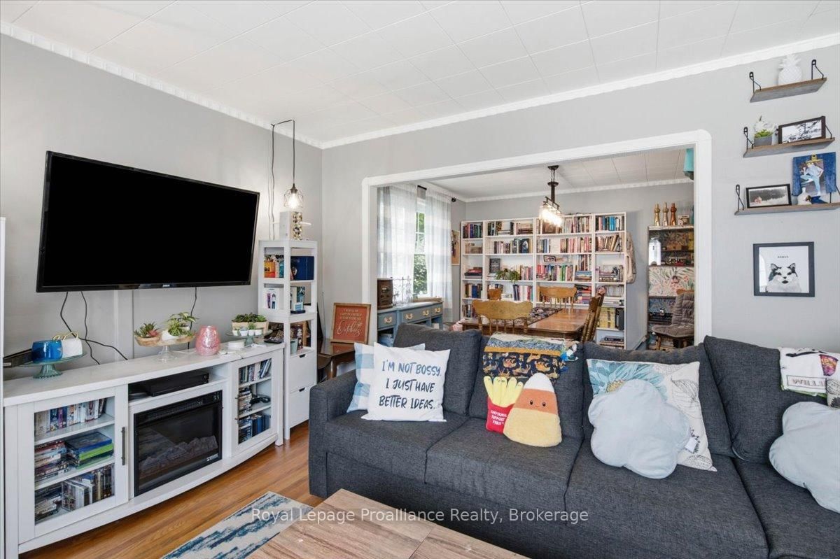 337 Bridge Street E • Belleville, ON photo 9
