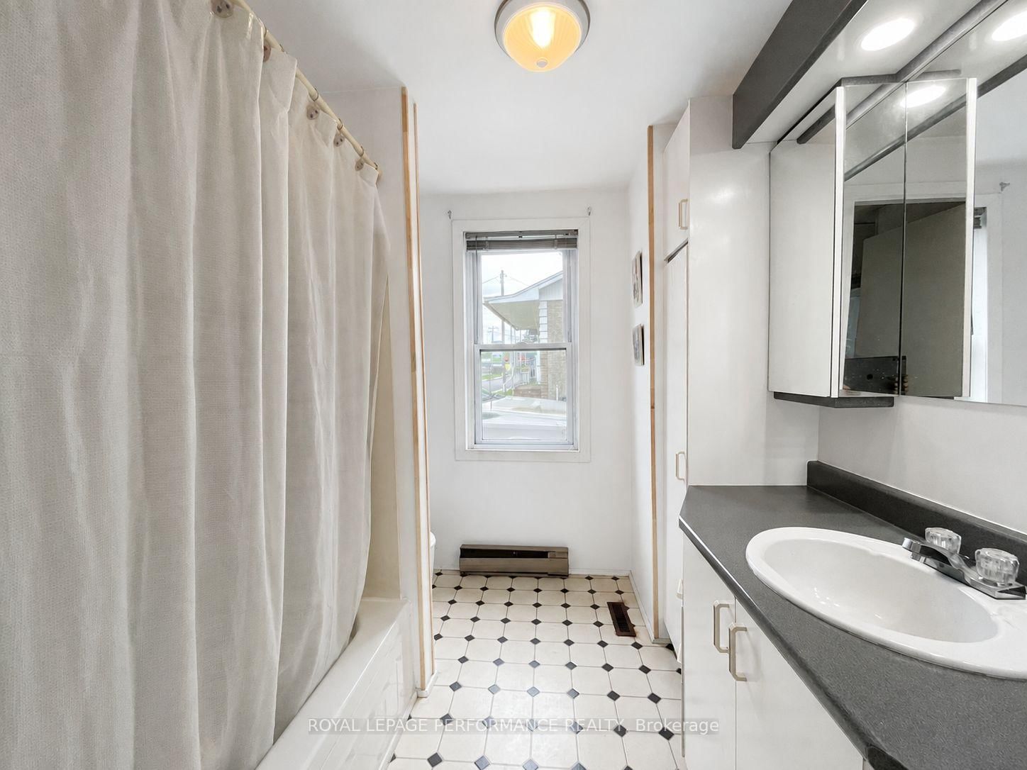 232 Regent Street • Hawkesbury, ON photo 9