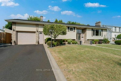 Detached House for sale at 14 Baker Street, Kingston, Ontario, K7K 4Z3 - Rideau - MLS: X13734008