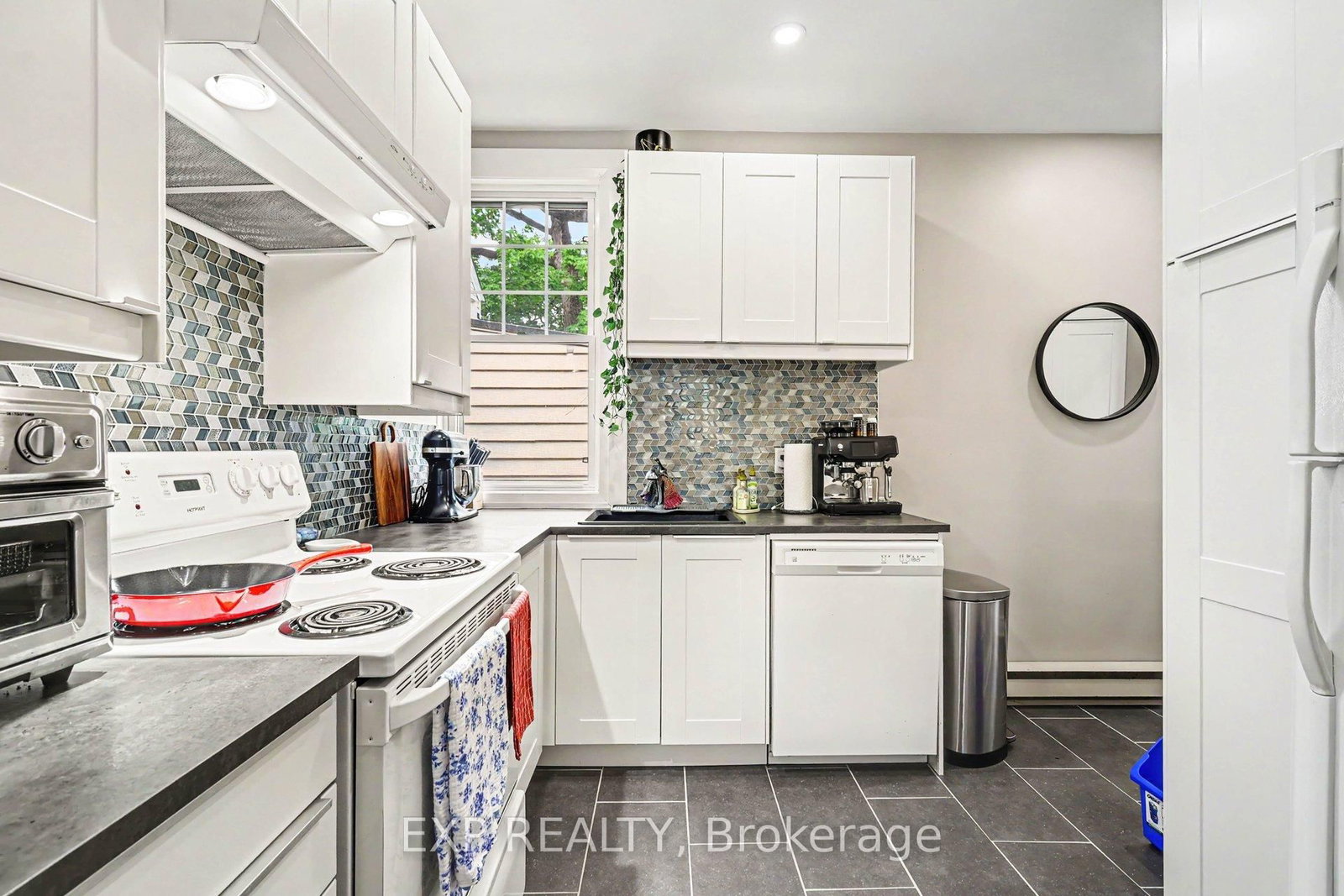 559 Parkdale Avenue • Ottawa, ON photo 11