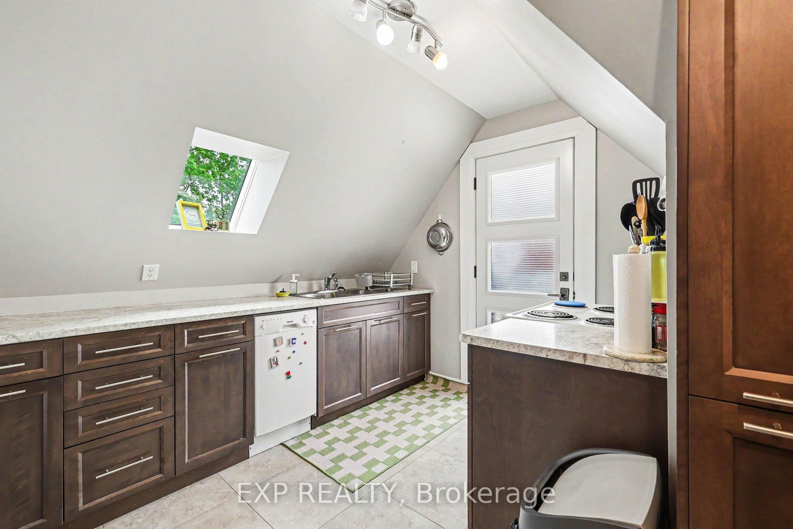 559 Parkdale Avenue • Ottawa, ON photo 29