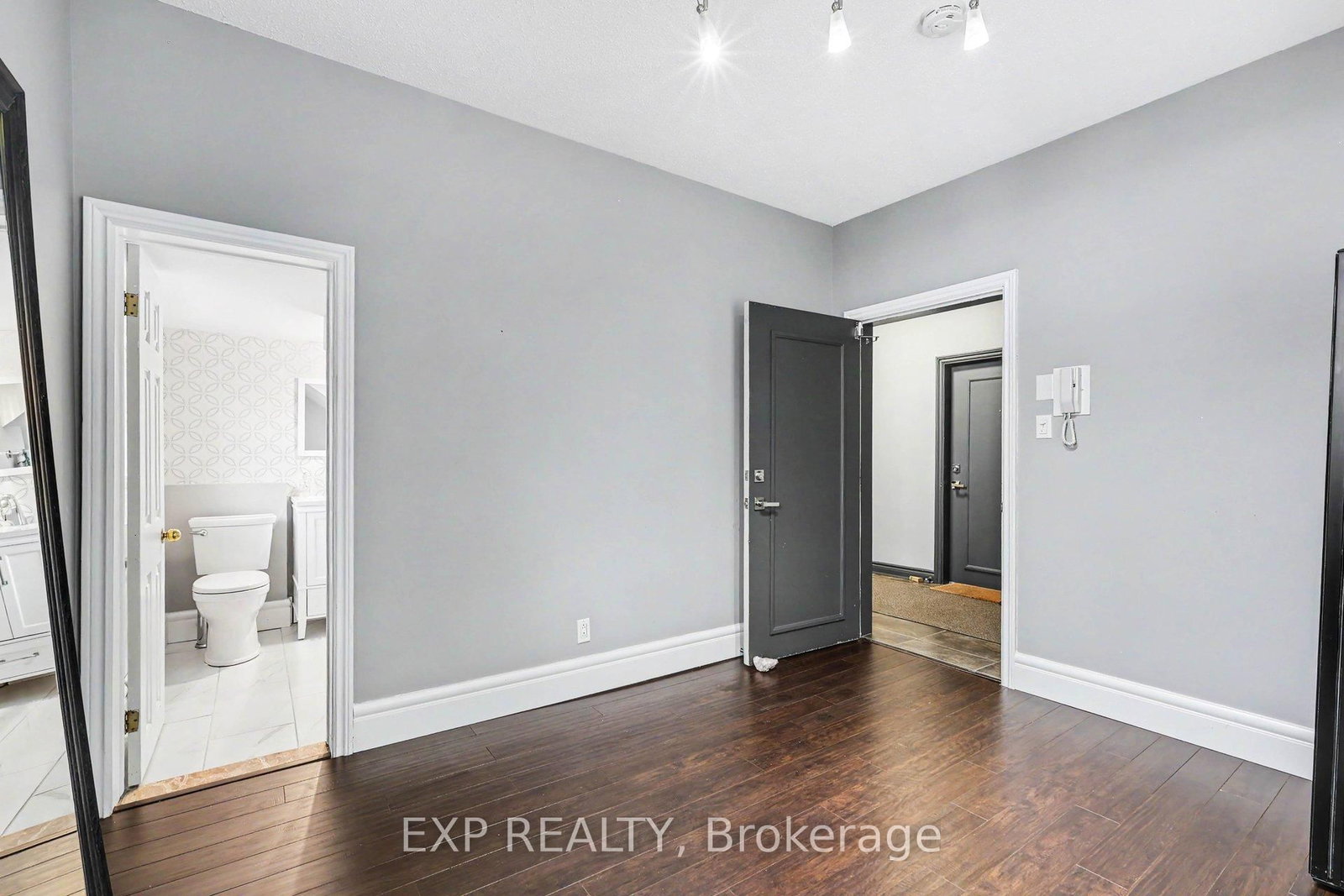 559 Parkdale Avenue • Ottawa, ON photo 37