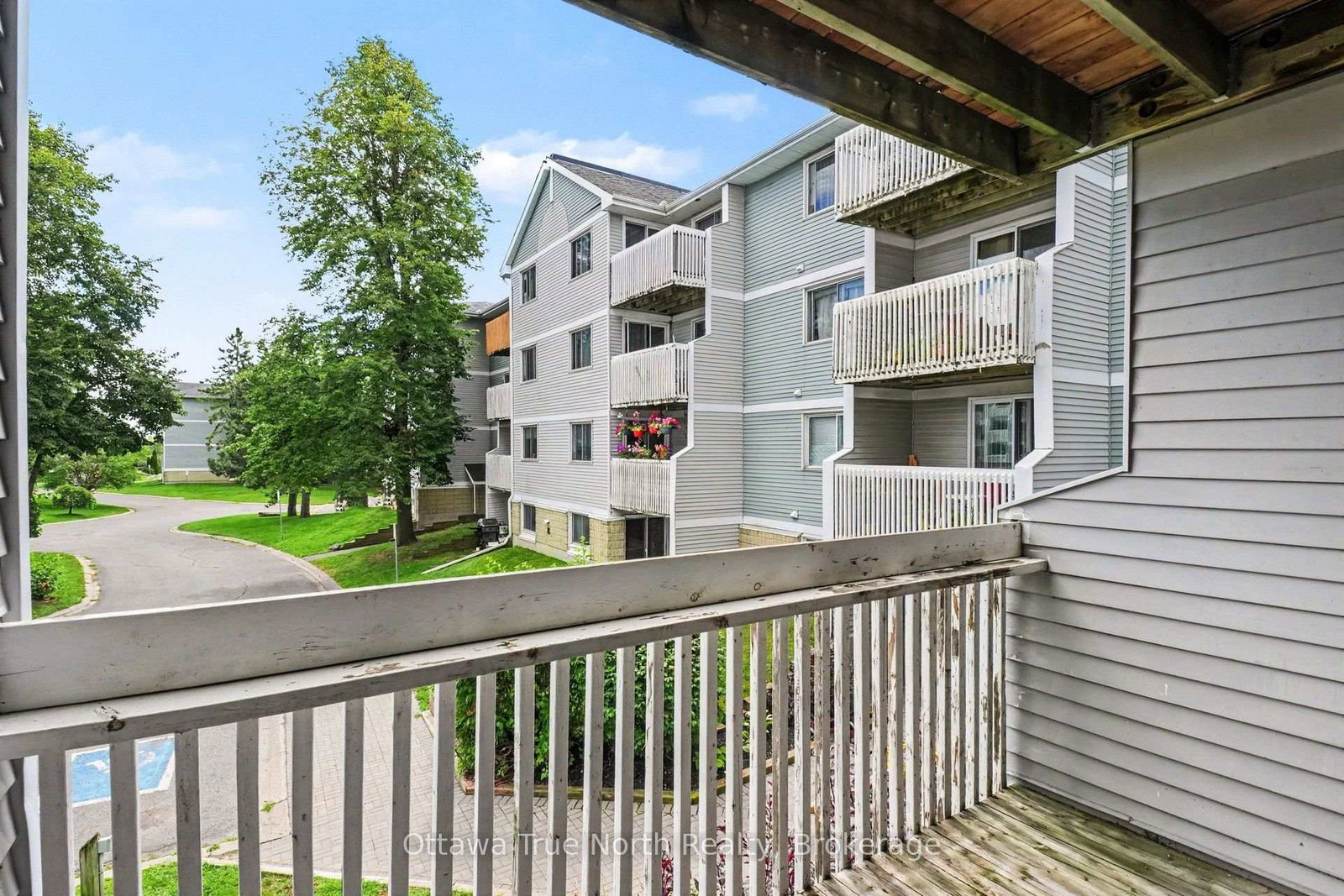 212 Viewmount Drive • #218 • Ottawa, ON photo 10