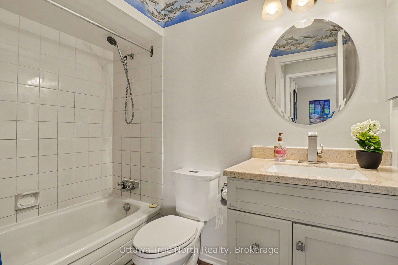 212 Viewmount Drive • #218 • Ottawa, ON photo 9