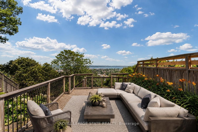 91 Mountain Park Avenue