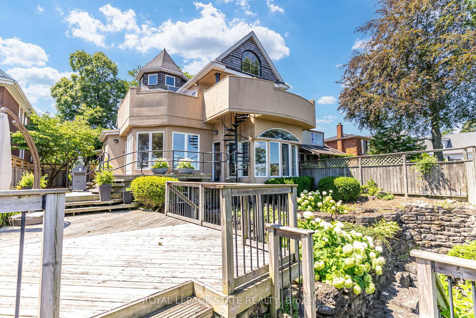 91 Mountain Park Avenue • Hamilton, ON photo 44