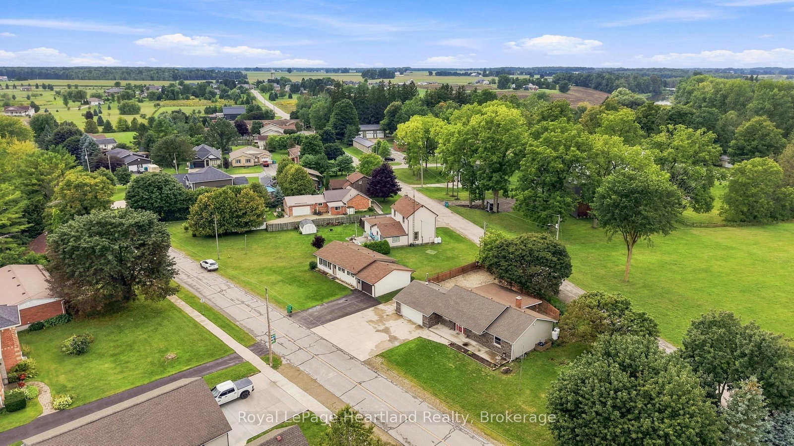 1041 Main Street • Howick, ON photo 39