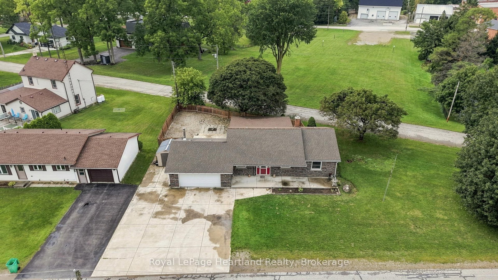 1041 Main Street • Howick, ON photo 40