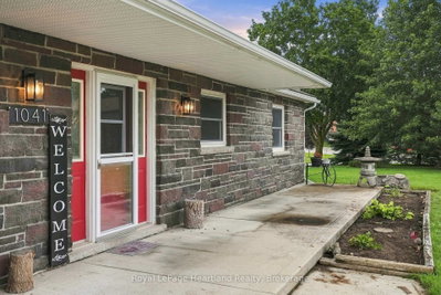 1041 Main Street • Howick, ON photo 5