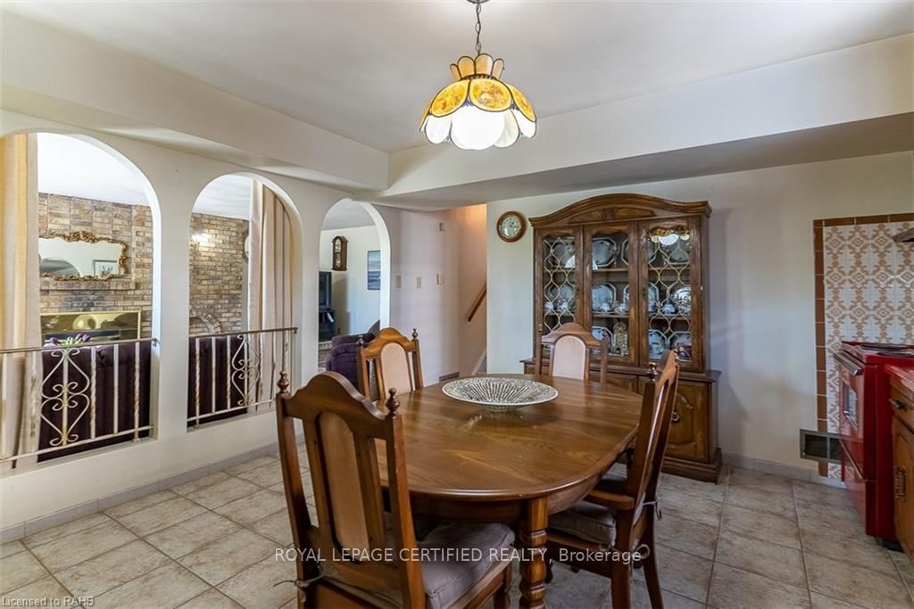 Lower - 216 Margaret Avenue, Hamilton 4