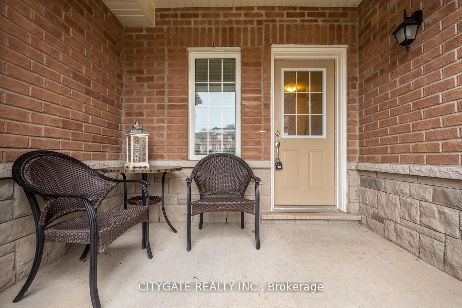 69 Mcmonies Drive • Hamilton, ON photo 2
