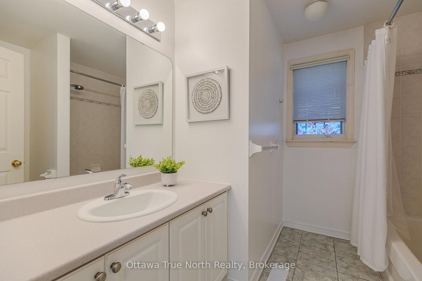 43 Evanshen Crescent • Ottawa, ON photo 32